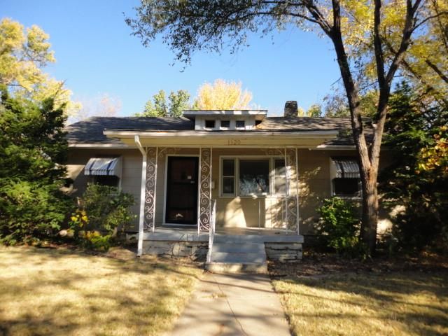 1320 E 81st St, Kansas City, MO 64131