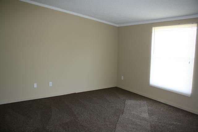 1001 Lori Ln, Osawatomie, KS 66064