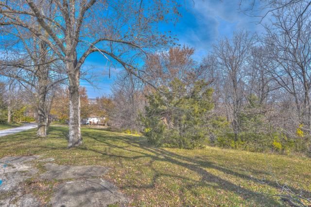 1914 S 41 St, Kansas City, KS 66101