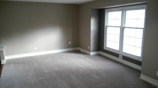912 NE 81st St, Kansas City, MO 64118