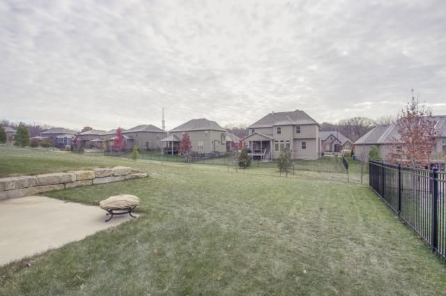 9509 NE 90th St, Kansas City, MO 64157