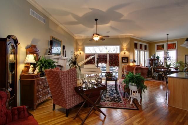 9531 N Laurel Ave, Kansas City, MO 64157