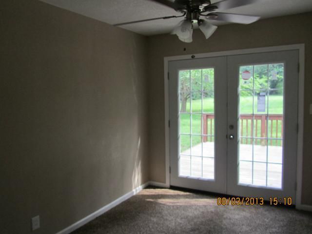 10613 E 53rd St, Raytown, MO 64133