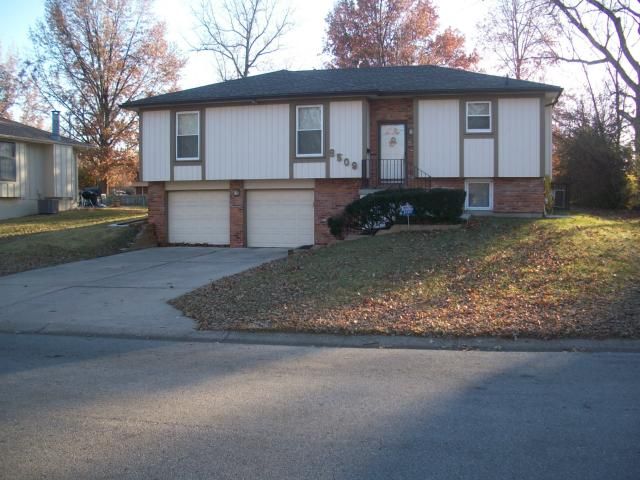 8509 E 93rd Ter, Kansas City, MO 64138