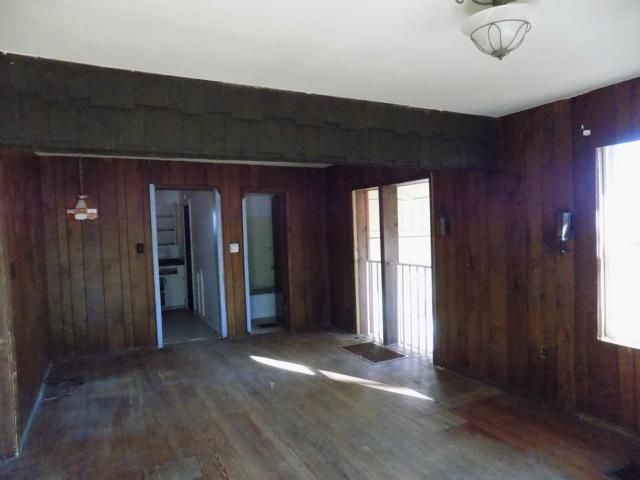 6504 E 53rd St, Kansas City, MO 64129