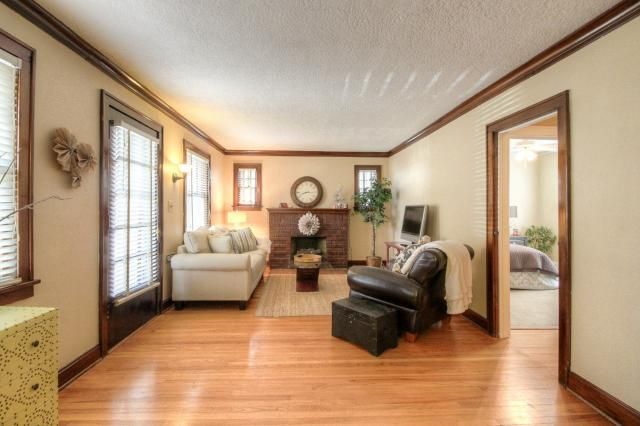 417 E 70th St, Kansas City, MO 64131
