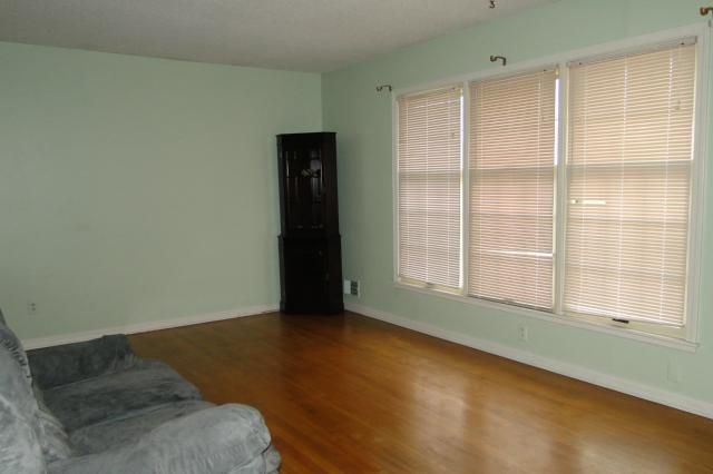 10012 E 84th St, Raytown, MO 64138