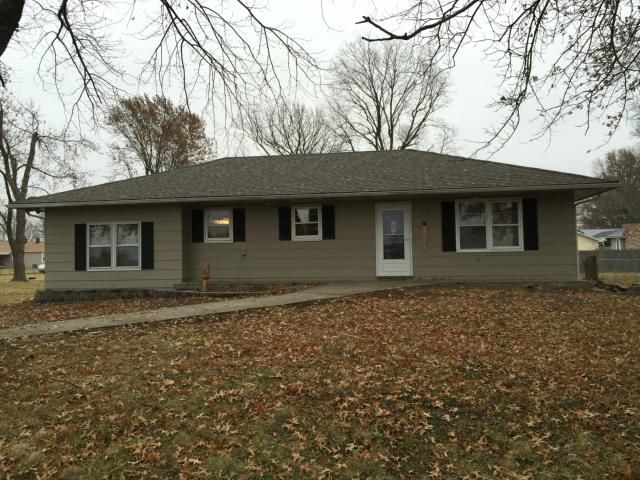115 Kent St, Orrick, MO 64077