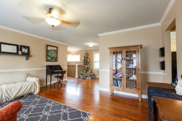 9243 Hemlock St, Overland Park, KS 66216