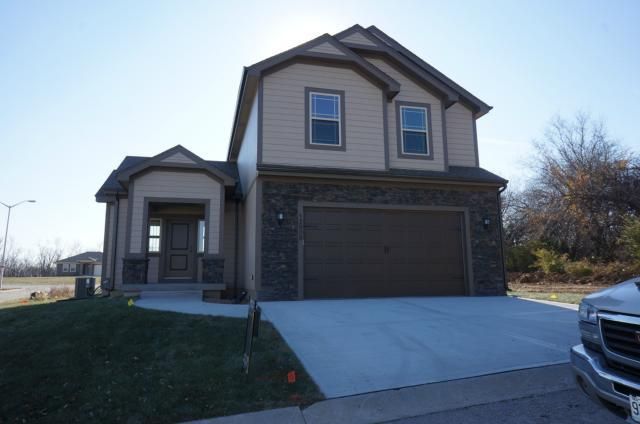 12620 Charlotte St, Kansas City, MO 64146