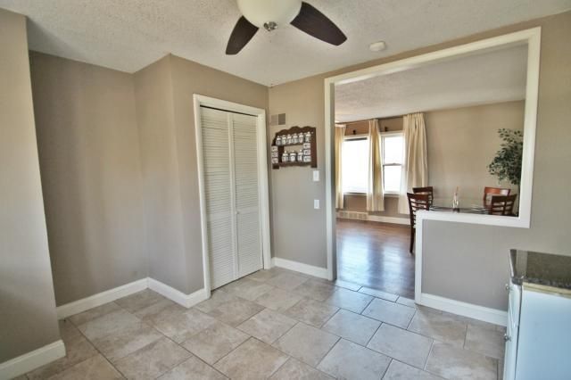 8805 Hemlock St, Overland Park, KS 66212