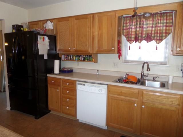 920 NE 87th Ter, Kansas City, MO 64155