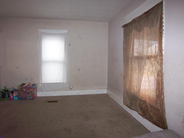 237 S 10th St, Kansas City, KS 66102