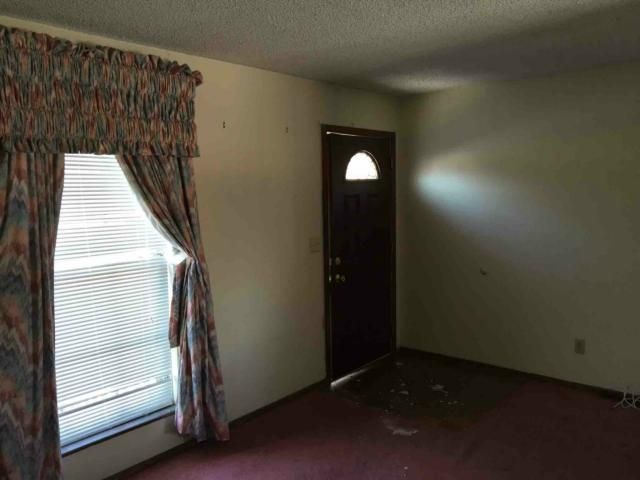 8015 E 104 Ter, Kansas City, MO 64134