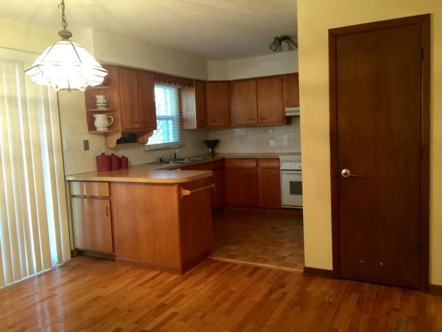 933 Lawrence Ave, Lawrence, KS 66049