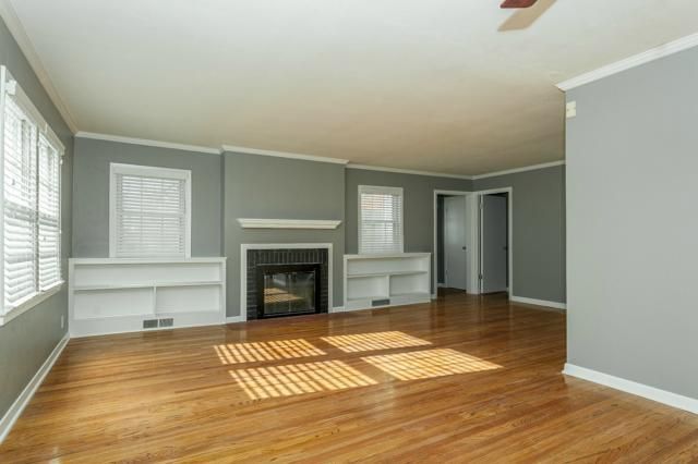 7641 Baltimore Ave, Kansas City, MO 64114