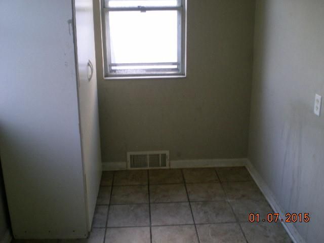 7216 Virginia Ave, Kansas City, MO 64131