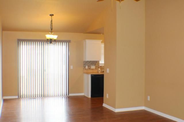 9807 N Hawthorne Ave, Kansas City, MO 64157