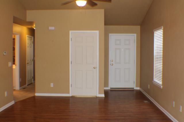 9807 N Hawthorne Ave, Kansas City, MO 64157