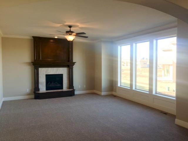 8100 W 166 St, Overland Park, KS 66085