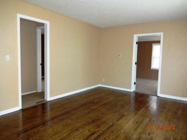 5074 Glenside Dr, Kansas City, MO 64129