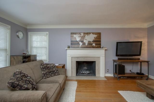 425 E 74th Ter, Kansas City, MO 64131