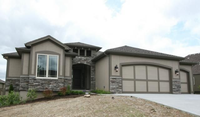 4603 Verona Dr, Riverside, MO 64150