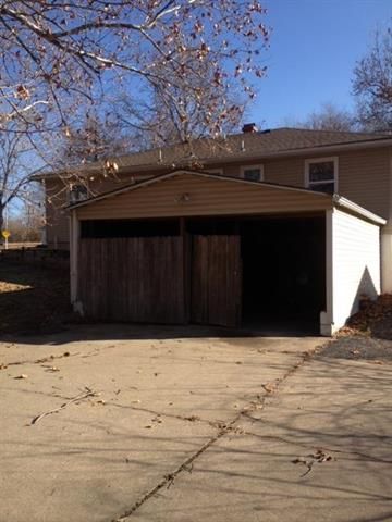 9202 Corrington Ave, Kansas City, MO 64138