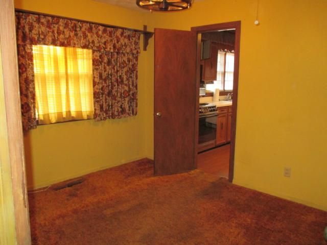 11601 E 38th St, Independence, MO 64052