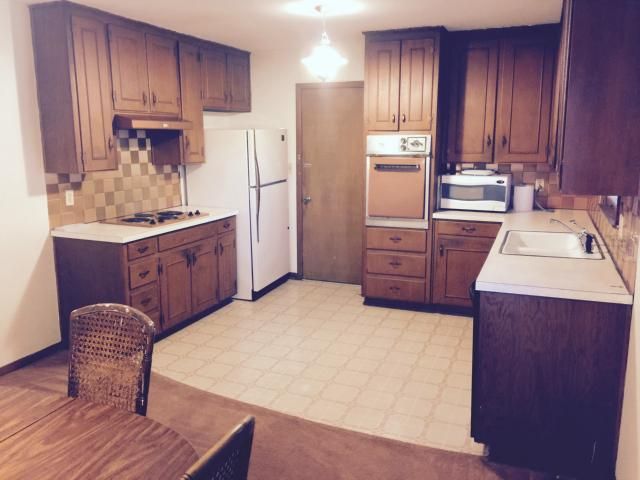 1310 E 100th Ter, Kansas City, MO 64131