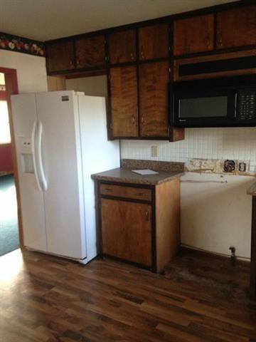 324 E Monroe St, Pomona, KS 66076