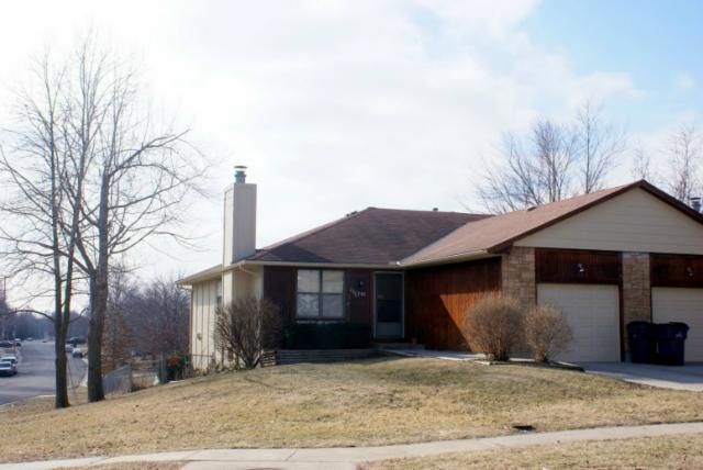 1701 W Spruce St, Olathe, KS 66061