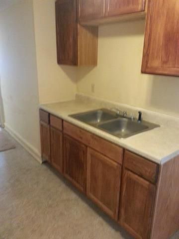 3228 Tracy Ave, Kansas City, MO 64109