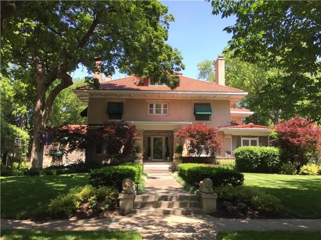 428 W 57th Ter, Kansas City, MO 64113