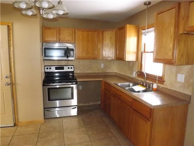 5622 NE 49th St, Kansas City, MO 64119