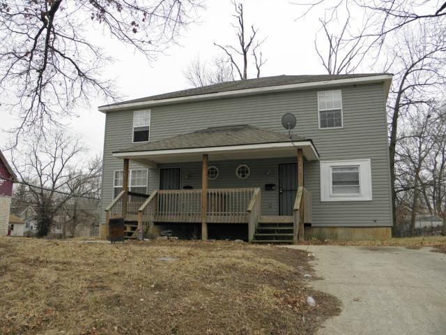 3943 E 68 St, Kansas City, MO 64132