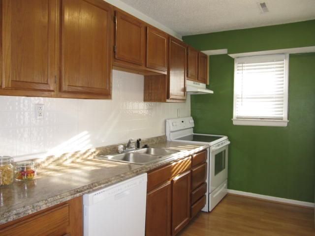 8909 Mcgee St, Kansas City, MO 64114