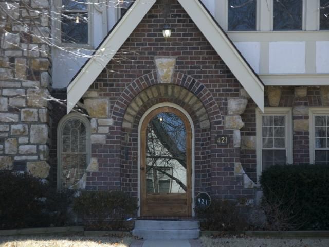 421 W 67th Ter, Kansas City, MO 64113