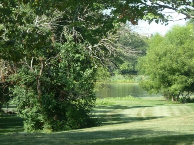 633 N Persimmon Dr, Olathe, KS 66061