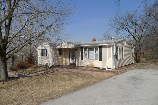 3910 NW South Dr, Riverside, MO 64150