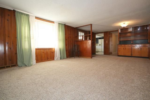 3910 NW South Dr, Riverside, MO 64150