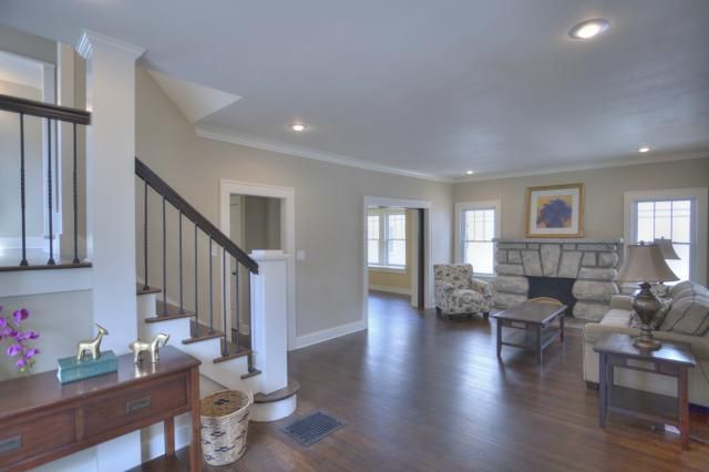 636 W 59th St, Kansas City, MO 64113