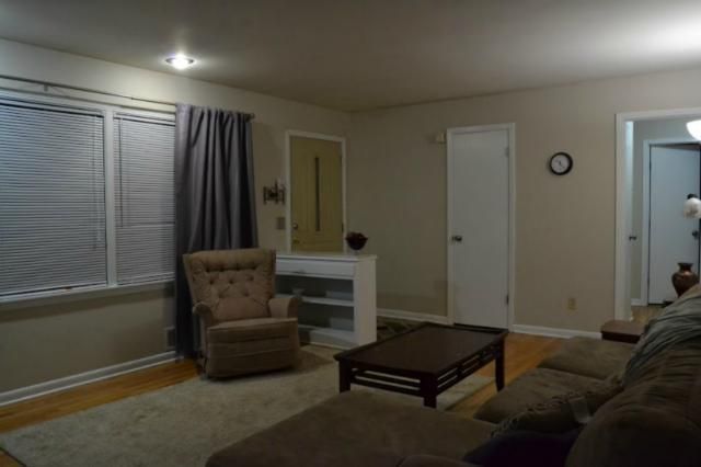 10005 Tracy Ave, Kansas City, MO 64131
