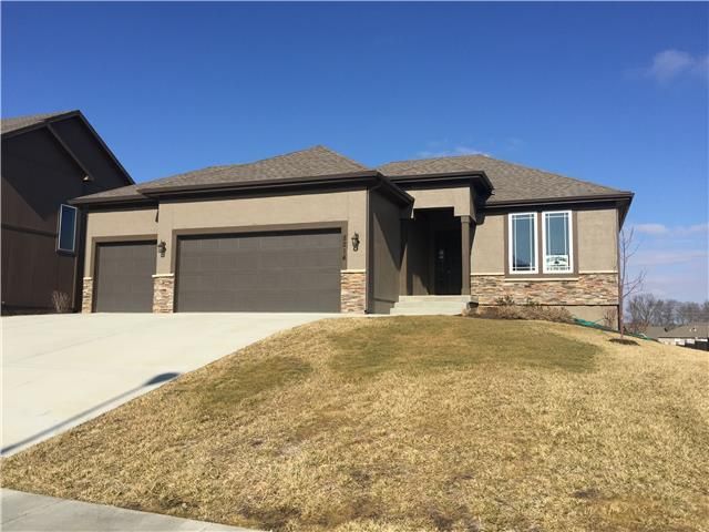 8214 NE 103rd Ter, Kansas City, MO 64157