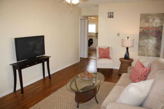 209 E 78th Ter, Kansas City, MO 64114