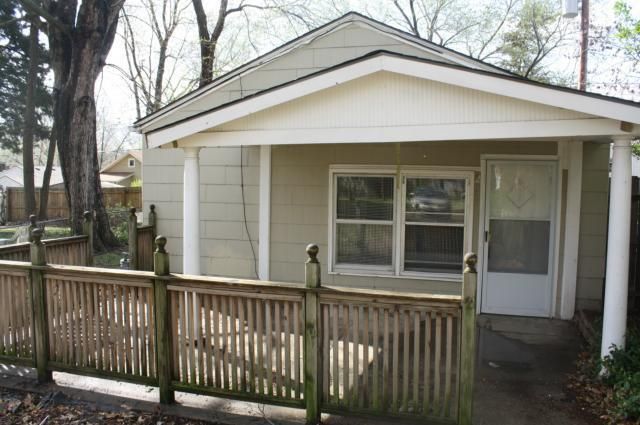 209 E 78th Ter, Kansas City, MO 64114