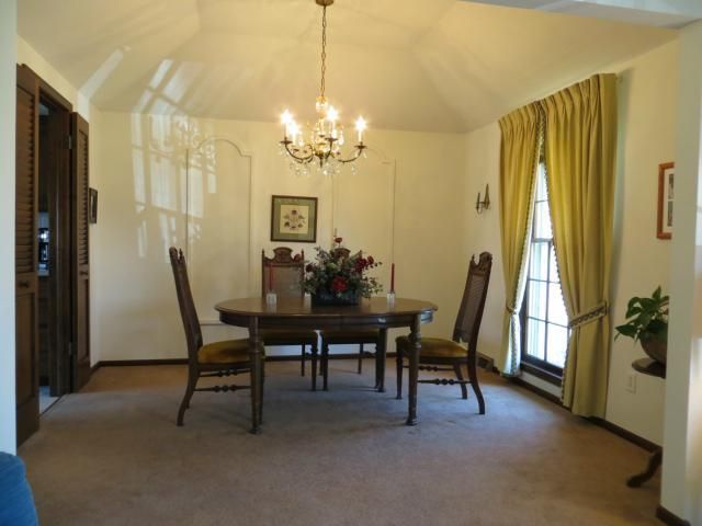 9928 Perry Dr, Overland Park, KS 66212