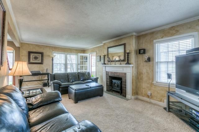 600 E 72 Ter, Kansas City, MO 64131