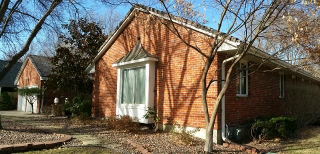 10215 Hemlock Dr, Overland Park, KS 66212