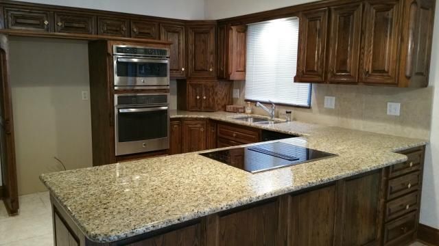 10215 Hemlock Dr, Overland Park, KS 66212